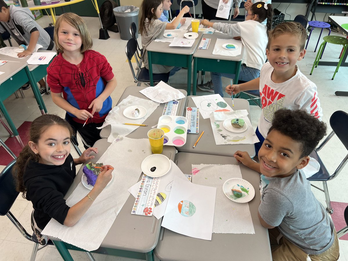 HPlourdeWTN's tweet image. We have reached letter “R” on our ABC Countdown. We read the book, “Only One You” and then students put their creative caps on to paint their own rock! Stay tuned for pictures of the finished, DRY products! 🪨 💚 #secondgrade
