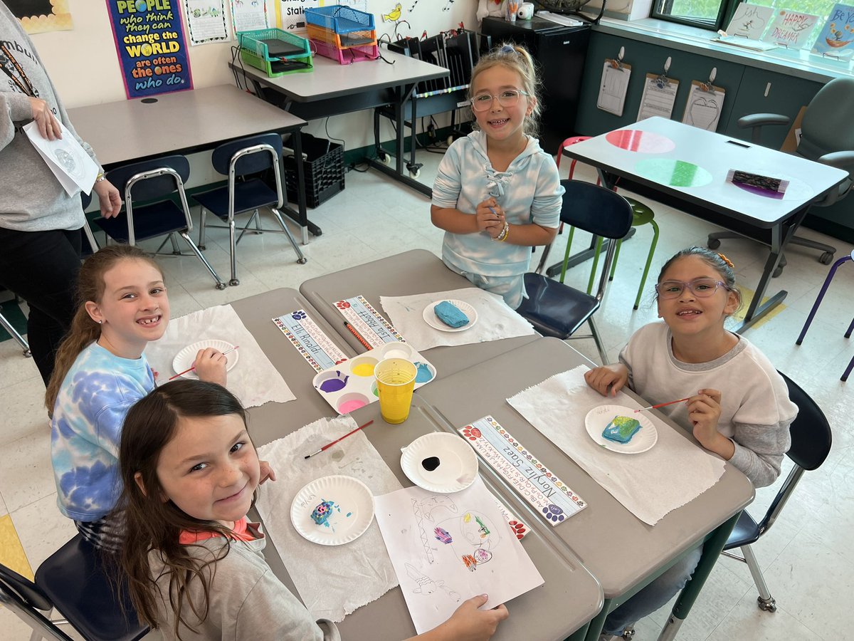 HPlourdeWTN's tweet image. We have reached letter “R” on our ABC Countdown. We read the book, “Only One You” and then students put their creative caps on to paint their own rock! Stay tuned for pictures of the finished, DRY products! 🪨 💚 #secondgrade
