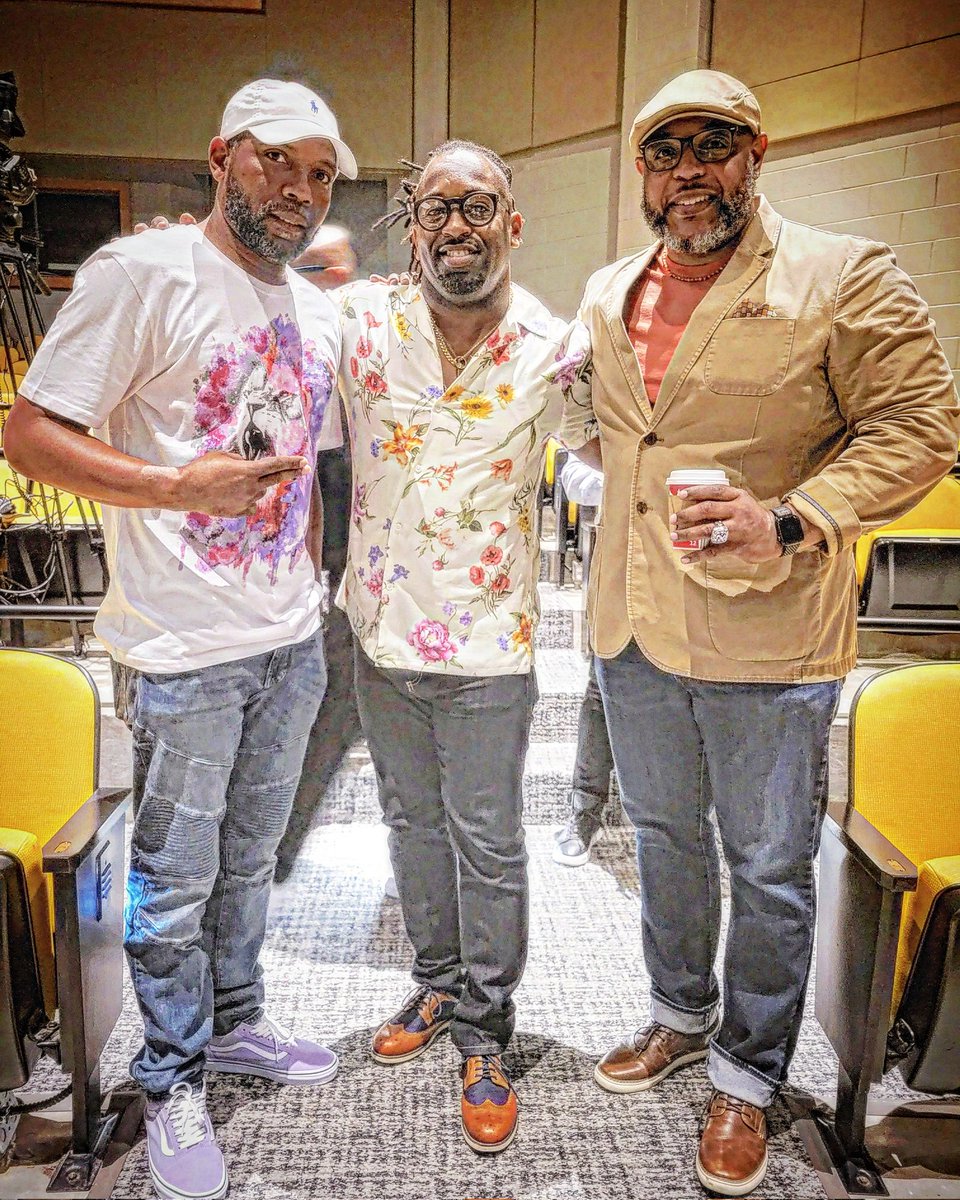 As always great to run into my brothers... #GrammyWinner @CarvinHaggins & #business #management & #financialguru @jbarber26.  #SonsOfLegends #BlackMusicMonth