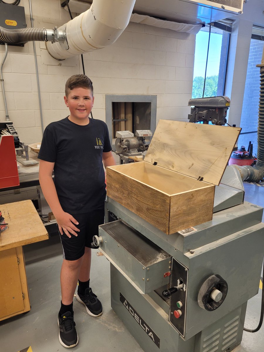 CoachEdwards6's tweet photo. "Choose your own project" was a huge success for the final rotation of FABLAB in the shop!!  Proud of of all the kids for their creativity and hard work all year long!!!   #CCMS https://t.co/ujUk1oWuzN
