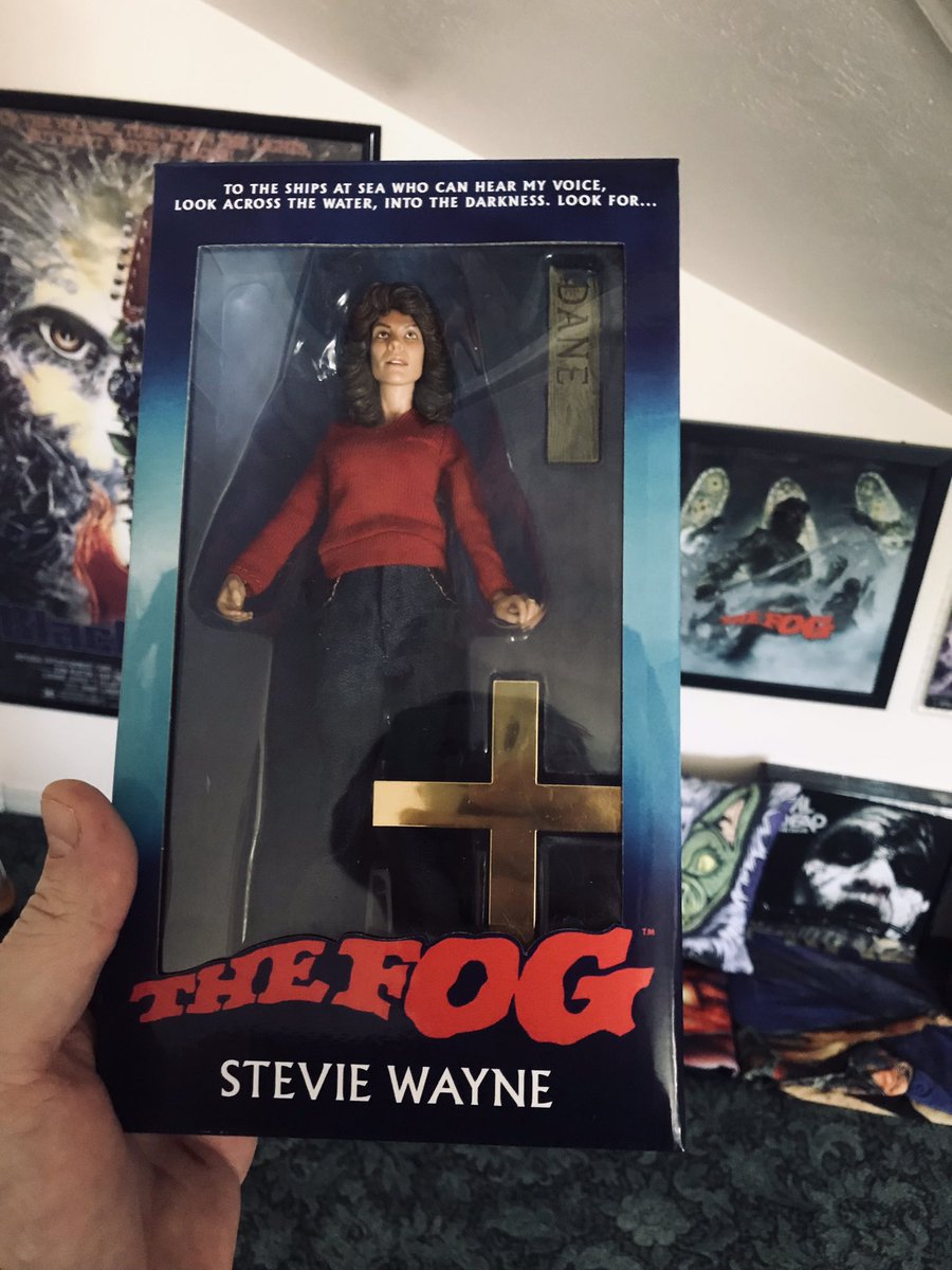 Finally! Someone to work the lighthouse 🌫 Love it! Time for a stomach pounder and a coke🥤 @Scream_Factory @NECA_TOYS @TheHorrorMaster #steviewayne #TheFog