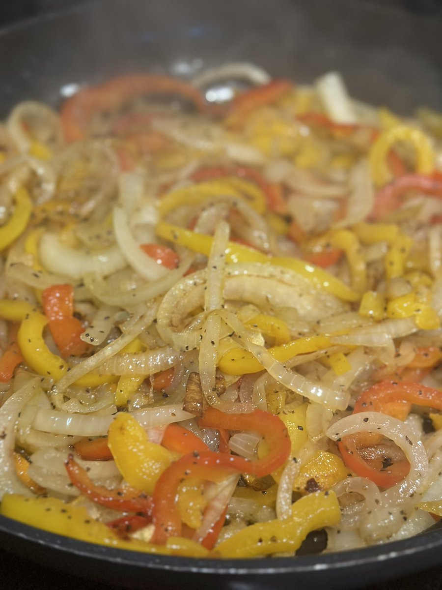 ⓞWolfmanKnows øhhNFT on Twitter "Do you sauté your onions and bell