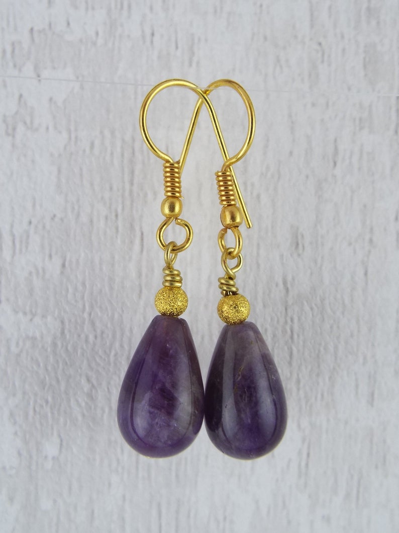 Beautiful pair of pear drop amethyst earrings are just waiting to come and hang with you. See all the details below

creatoriq.cc/41dtb5d

#Ad #Earrings #Amethyst #GemstoneEarrings #SemiPrecious #Drop #Dangle #Etsy #HandmadeHour