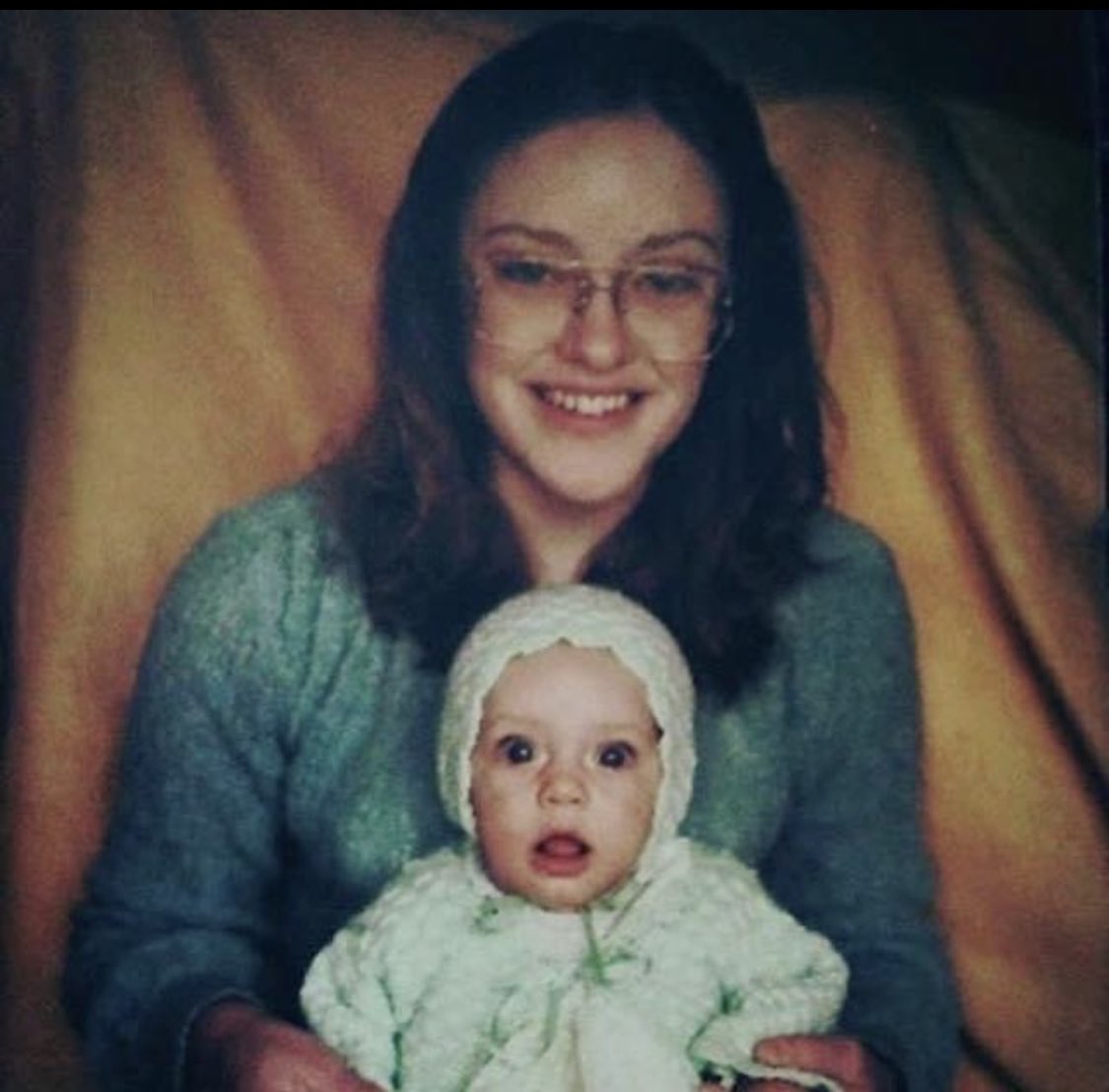 It’s hard to believe it’s been 20 years today since I lost my mom… 🥺
It still feels like just yesterday when I received that horrible call informing me of her passing. 

Now, I have officially lived as many years without her as the time I was blessed with her. 💔

I miss her