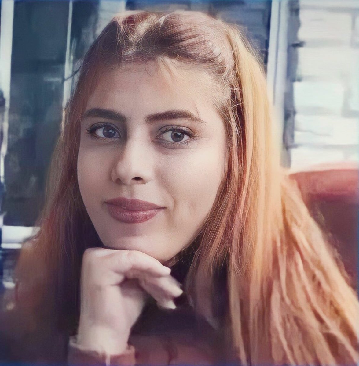 Adıyaman’da üzerine kireç dökülen, “kontrol edildi” yazılarıyla işaretlenmiş moloz yığınlarının altından 6 Şubat depreminden tam 120 gün sonra 20 yaşındaki Sude Nur Duran’ın cansız bedenine ulaşıldı. O enkazın yanı başında seçim çalışması yapıldı, halaylar çekildi. Ne acı!