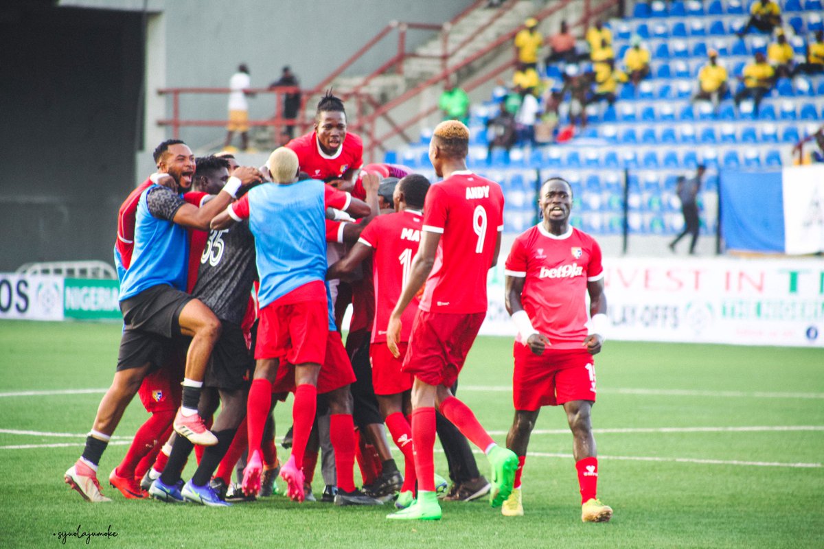 Coach and trainers’ reaction as the ball finds the back of the net. In that exhilarating instant, their countless hours of hard work and dedication culminate in a triumphant goal. ⚽️ 
#ASEM #CoachesAndTrainers #NPFL23Super6 #TeamTriumph #GuidingTheChampions #UnsungHeroes