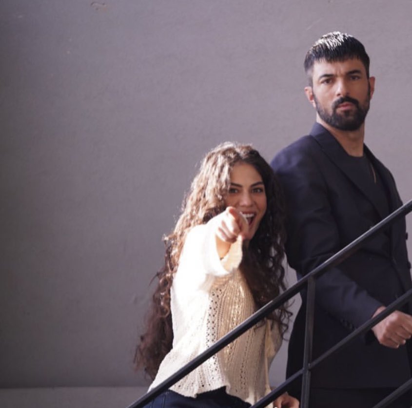 AdrianaMiceli1's tweet photo. @FOXTurkiye @adimfarahdizi I begin watching again
One episode per week, trying to reach september
#MehmetIsAlive 🌎🇦🇷💖 #Fahir #BadMeh #DemGin
#EnginAkyürek @dmtzdmr @burcuturunz @firattanis https://t.co/FtqinbDMso