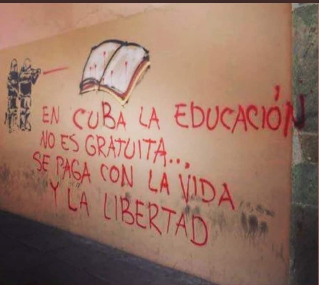 @LyDChile @RosaMariaPaya @JuventudLAC @CUBADECIDE En cuba nada es gratis...nada.