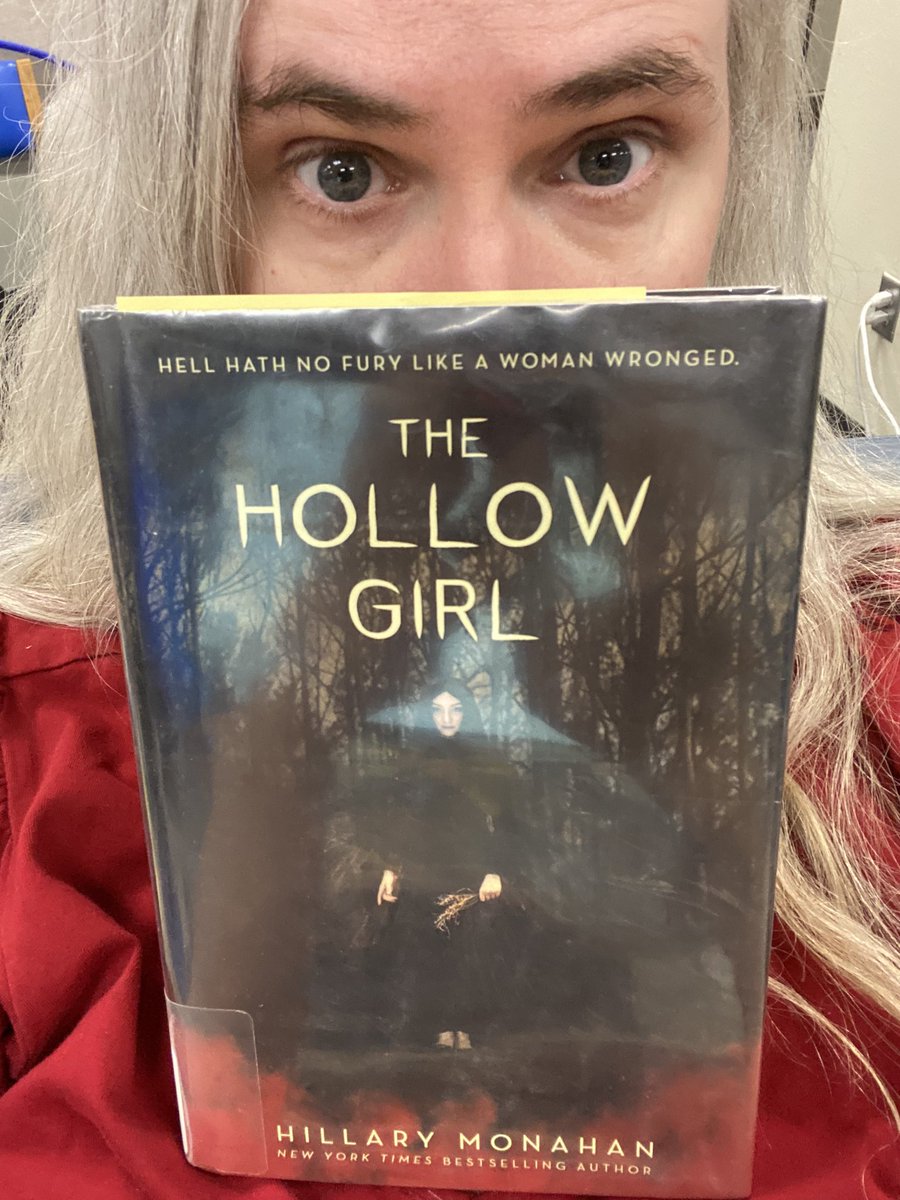 lhskarka's tweet image. Next on the catch-up you should read this roster, #thehollowgirl by @HillaryMonahan . It’s a spooky YA horror story from 2017, set in a Romani caravan, about the cost of vengeance, even when it’s justified. #midnightreading #lfk