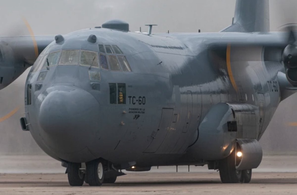 PucaraDefensa's tweet photo. La @FuerzaAerea_Arg recibió un #C130H #Hercules adicional
@MindefArg #fondef @LockheedMartin #airlift #Ibrigada #transporte #TC60 #elpalomar 

https://t.co/unFDR7t0ez https://t.co/kVzVxjSaGw