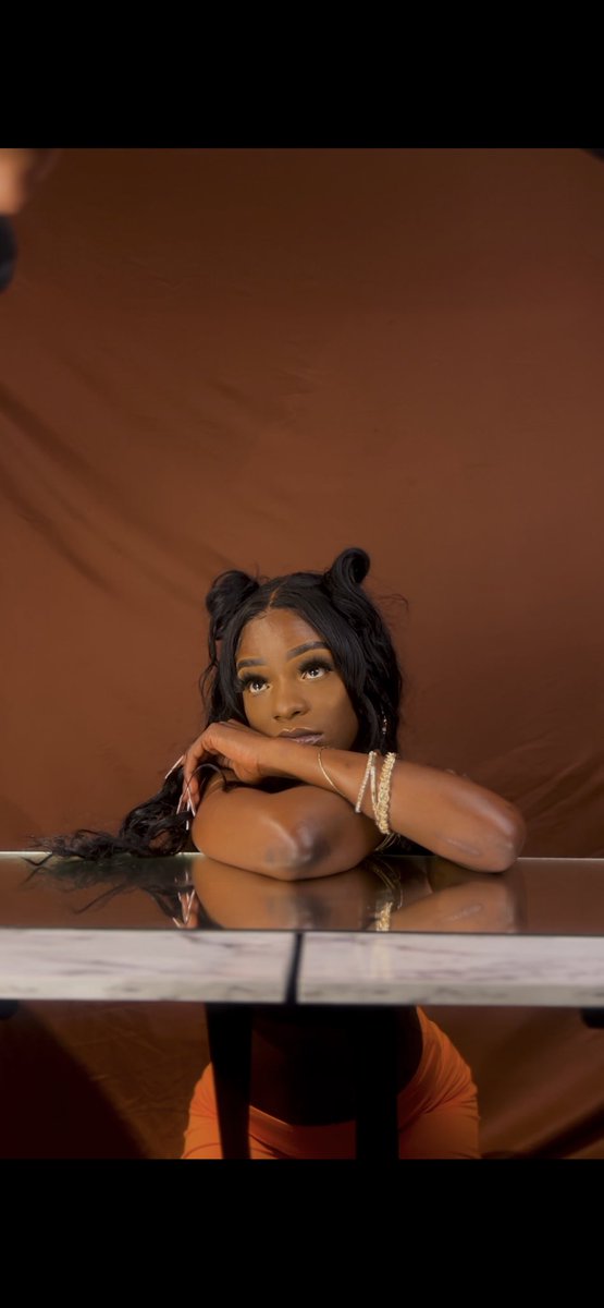 _OfficialTMarie's tweet photo. Lookin like you came from the 70s on ya own🤎

📸: @ItsKJenay X @ATasteOfPhila https://t.co/1HYLo4rf2t