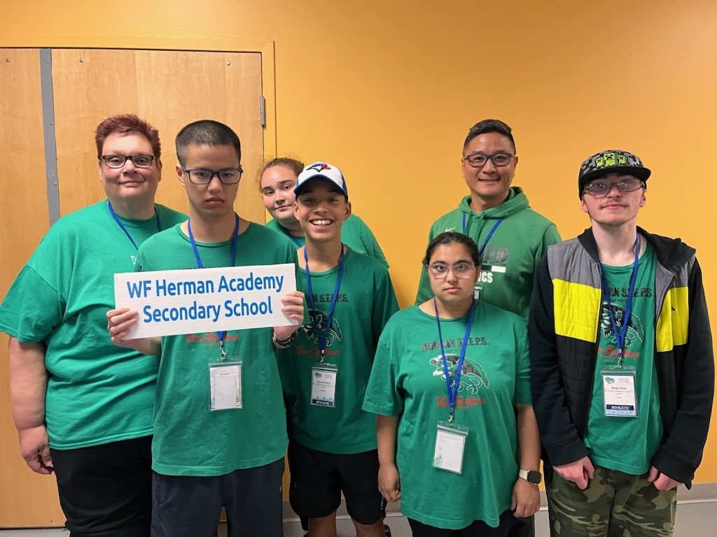 HermanSteps's tweet photo. Opening Ceremonies! @LeamingtonDSS @gecdsbpro @Newtonjn13 #specialolympicsontario https://t.co/yrQu9XXZDD