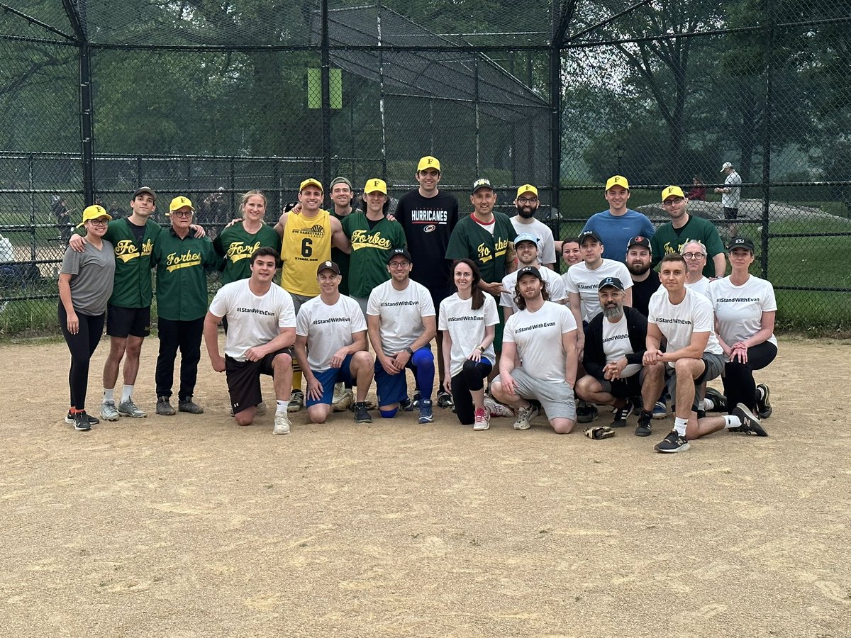 ForbesSoftball's tweet photo. FINAL/8: WSJ 4, Forbes 3

📰 Forbes loses a heated battle in extra innings. But regardless of score, #WeStandWithEvan.

The ⭐️: @RBQ94 ( 3 1Bs)

📊 Record: 1-1 (0-1)
📈 Streak: L1
🏃‍♂️ Pace: 8-8

Next: June 8 vs. II/Euromoney at Riverside Park, 7pm. https://t.co/JKrITcpDcO