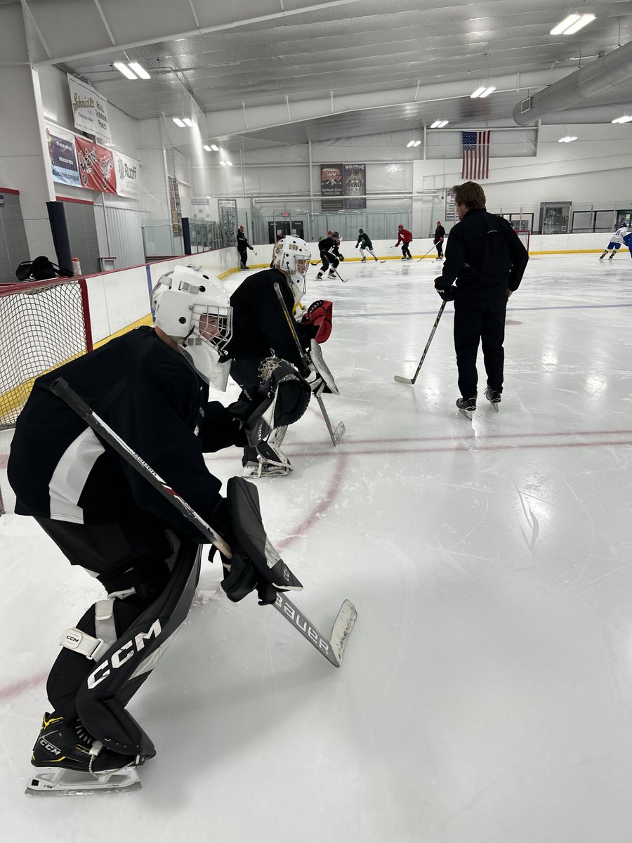 CDLBelfryHockey's tweet photo. Summer skills sessions off and running for players and goalies. @EdpHockey #skillsthatseparate #Relentless https://t.co/lwNK6q1bi3