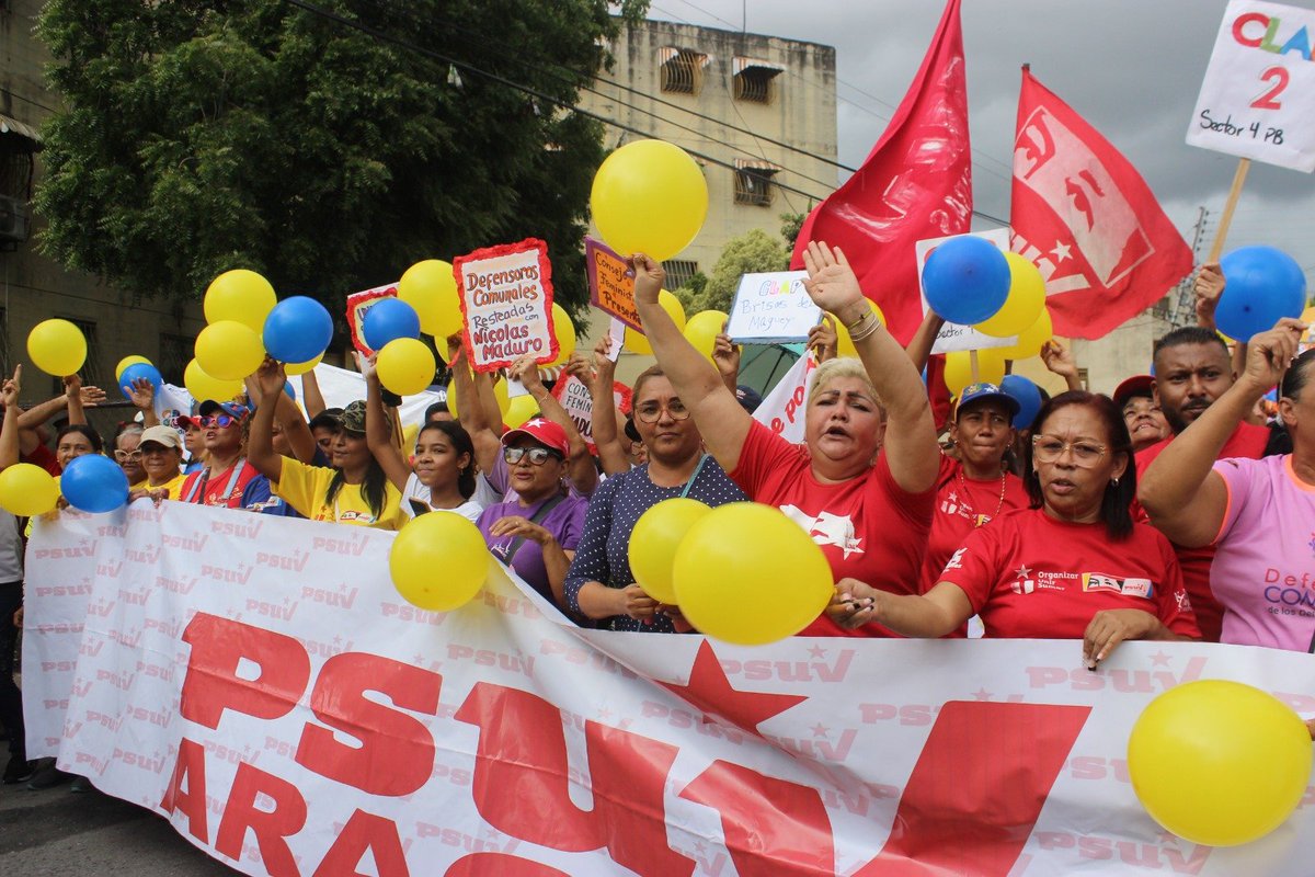 #Aragua   | Gobernadora Karina Carpio se restea junto al presidente Nicolas Maduro

acortar.link/xOchtT

@SoyKarinaCarpio
@GobiernodeAragua_
@PartidoPSUV
@NicolasMaduro 
 #AraguaConMaduro 
#NuevaGeometríaPluripolar