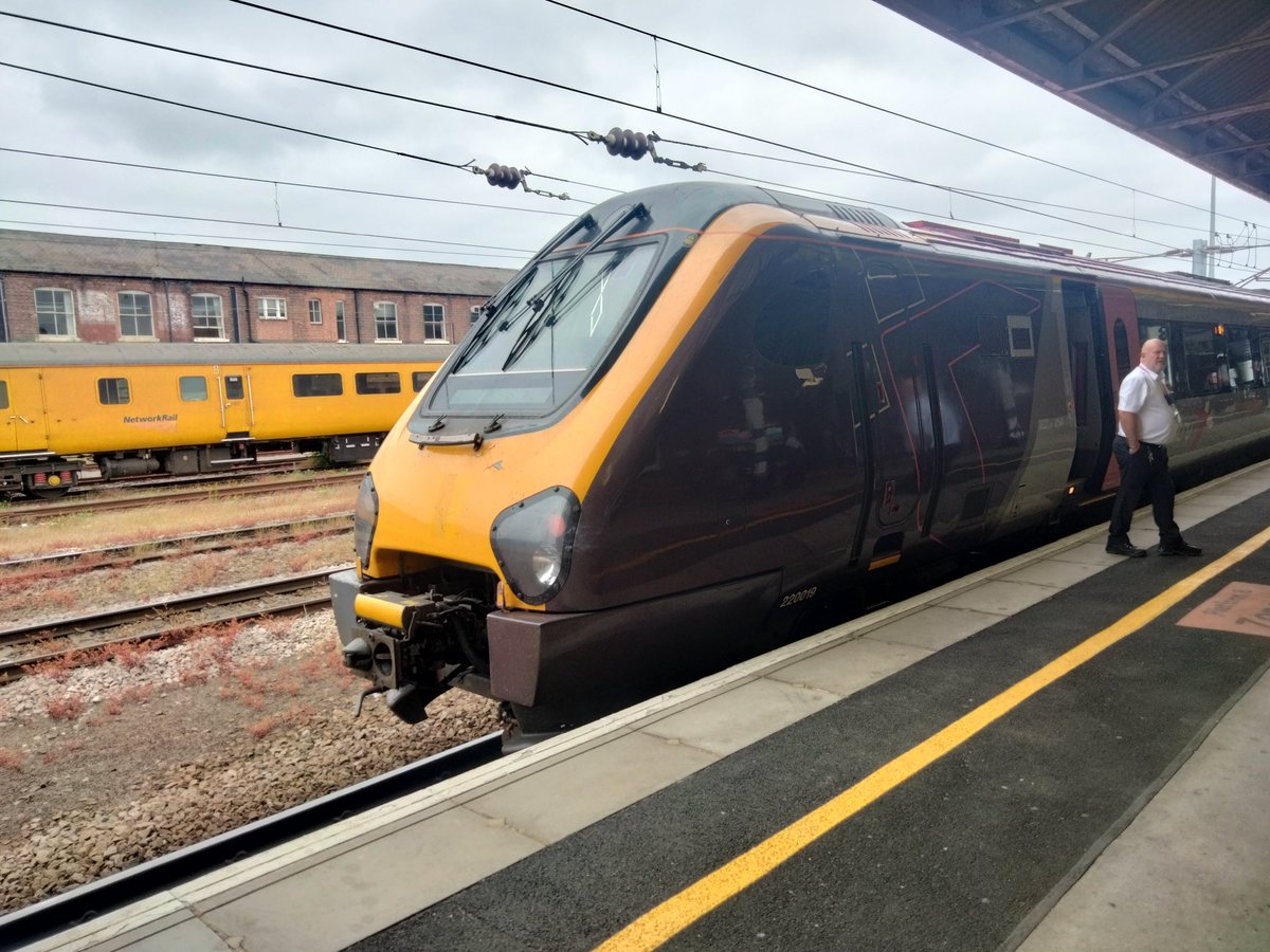 Harrod15S's tweet image. Another personal goal chalked off 😀😀😀 got my last of the class 220's I needed 220019 now ticked off at Doncaster this lunchtime whilst I was waiting for the LS 47's to arrive 
#class220 #crosscountry #Doncaster