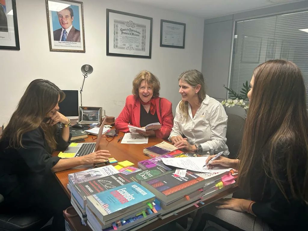 DecutRojas's tweet photo. Habilidades Interpersonales, Clima Emocional Laboral y Desarrollo Personal, orientada a empresarios, profesionales y docentes, entre otros.

La idea es poder concretar este espacio de formación para los primeros días de julio. Formar para creer, crear y crecer… #MisionesInspira https://t.co/cbq3SNdPRh