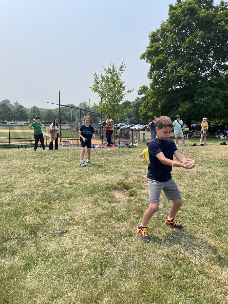 MsCalandrillo's tweet photo. Some Field Day fun today!! 😍 @datersocial https://t.co/8fywAjdRBJ