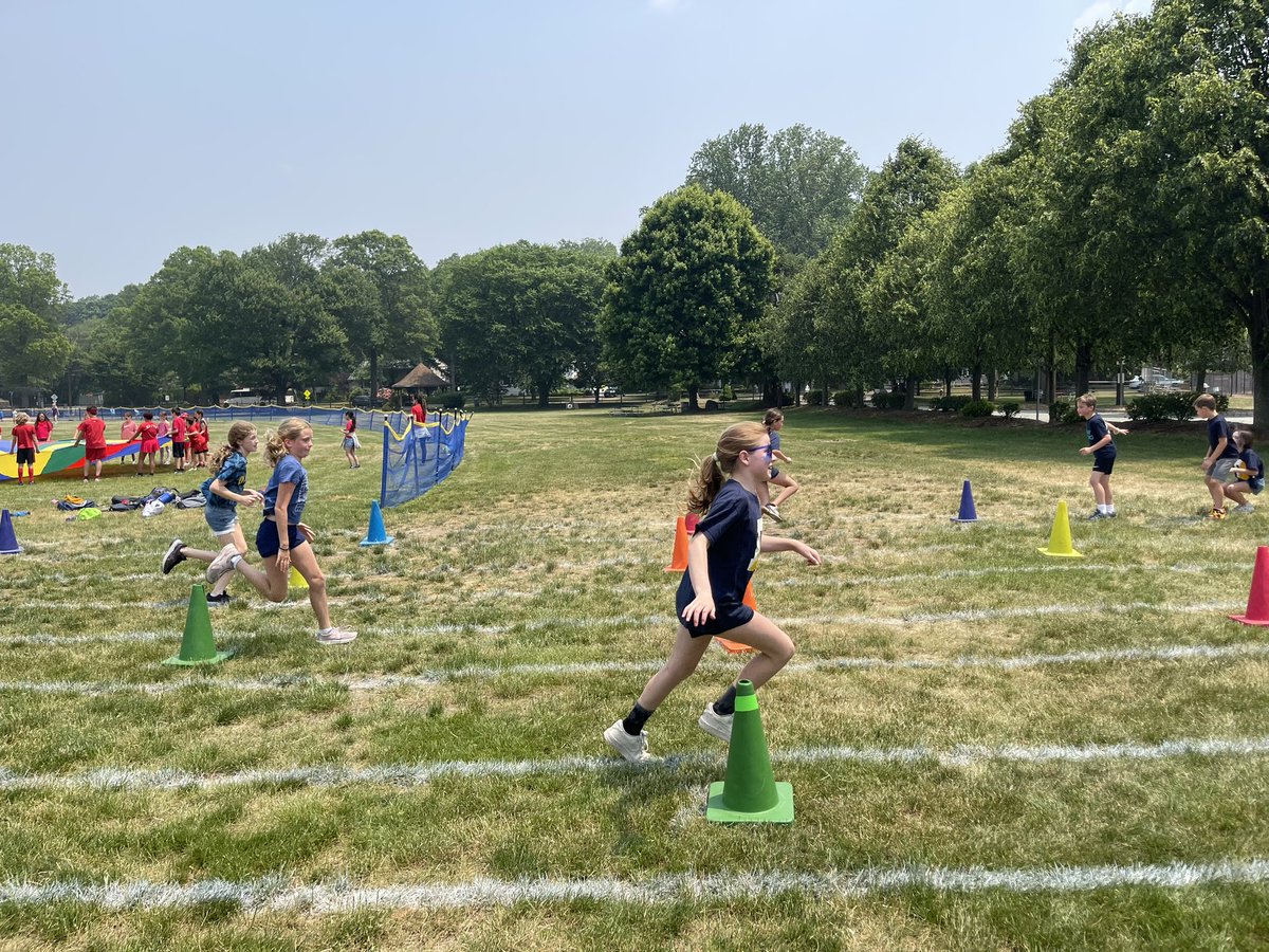 MsCalandrillo's tweet photo. Some Field Day fun today!! 😍 @datersocial https://t.co/8fywAjdRBJ