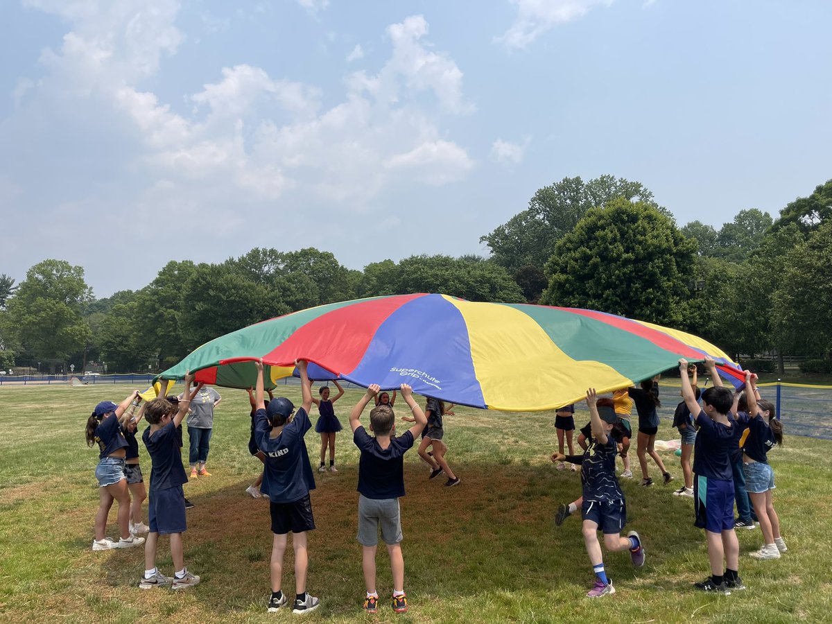 MsCalandrillo's tweet photo. Some Field Day fun today!! 😍 @datersocial https://t.co/8fywAjdRBJ
