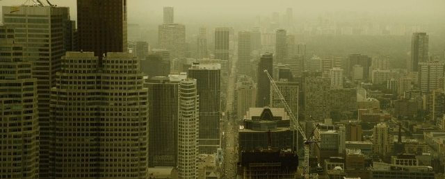 Fleischmarket's tweet photo. Crazy how the smoke is affecting Toronto right now. https://t.co/P7Ucrjob28