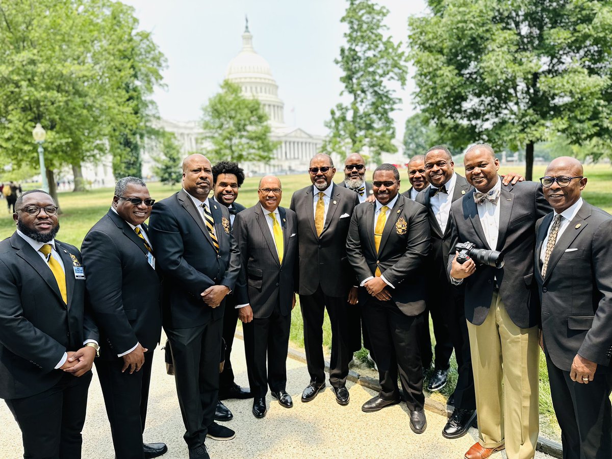 apa1906NETwork's tweet image. Alpha Phi Alpha Fraternity, Inc. was well represented at the nation’s capitol for the second annual NPHC Fraternity Days On Capitol Hill as we met with Vice President Harris and many members of the Congressional Black Caucus.

#APA1906Network  #NPHC