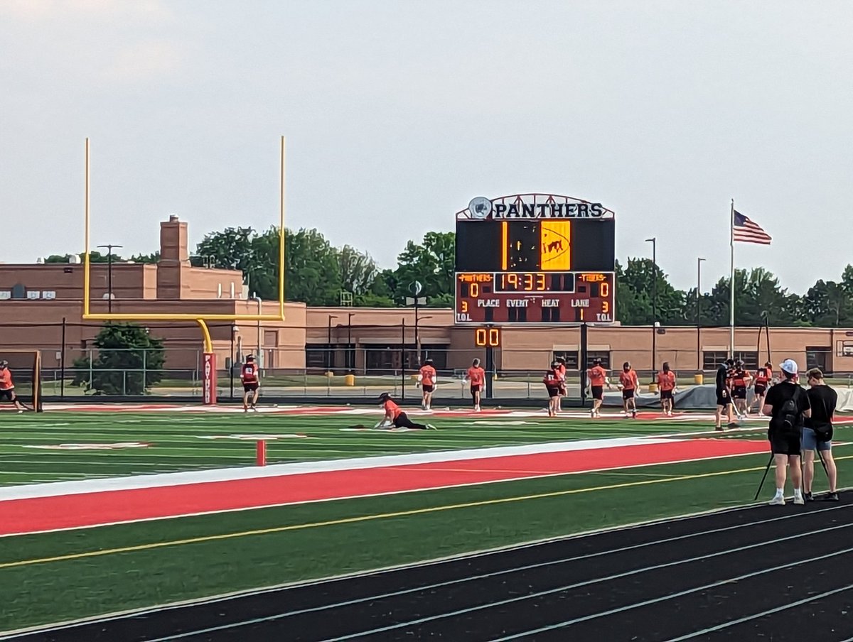 @FHSTigersLax and @NorthLacrosse for the Section 1 Championship... Coming up! #weare192