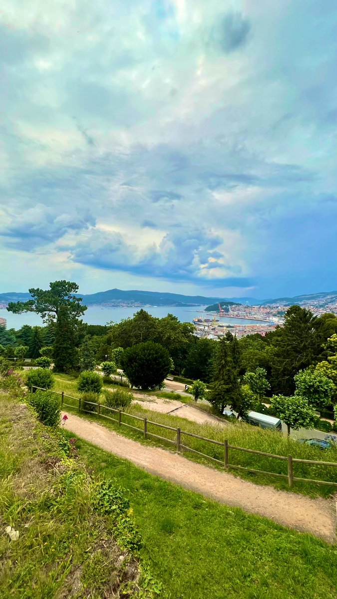 kira_charm's tweet photo. "Vigo (Spain)– a place where dreams come true! Had an amazing trip today. I'm captivated by its streets, cafes, and breathtaking views. Can't wait for my next visit to this incredible city. #Vigo #Spain #CityMagic" https://t.co/xARyXQRNw4