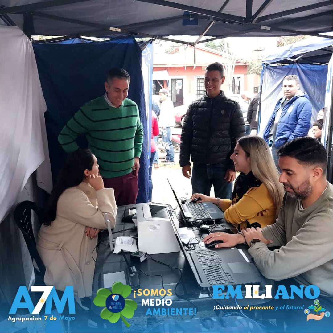 Agrup7Mayo's tweet photo. Act N°249 B° Villa Marisa!!
El movil del Registro se hizo presente. Nos acompaño el Cjal @vargas_aignasse. Con mucha expectativa l@s vecin@s se dieron cita y realizaron tramites pendientes.
Una vez más acercando soluciones en beneficio de B°Sur ✌💙
@CaroVargasTuc
@Cris_LopezA7M https://t.co/be3Hr1k38d