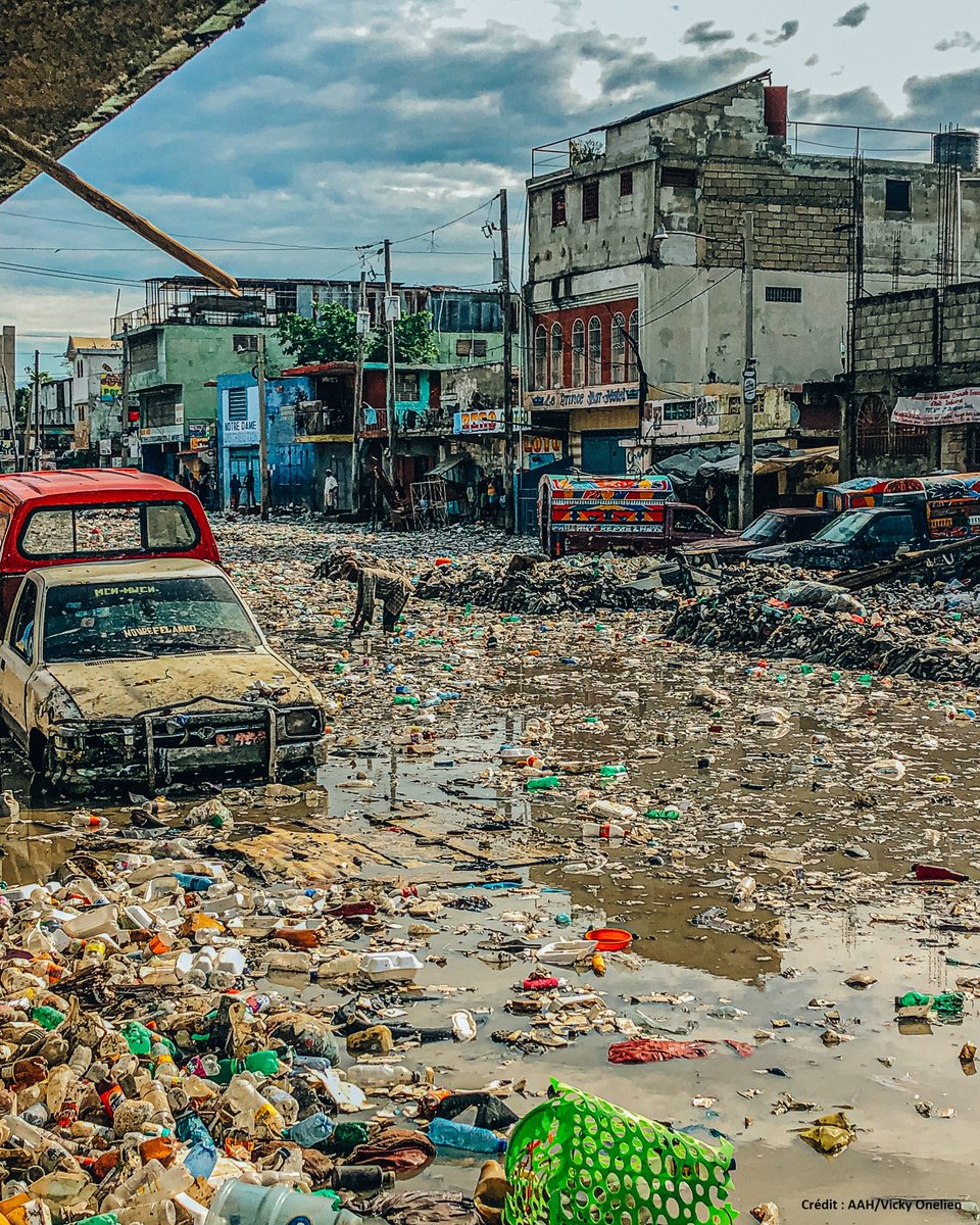 Le bilan des intempéries du weekend s'est encore aggravé alors que le Sud est touché par un séisme. 

Les acteurs de la réponse humanitaire en Haïti 🇭🇹 (UN, ONGs, secteur privé) soutiennent la réponse de la <a href="/Pwoteksyonsivil/">Pwoteksyon sivil</a>. 

➡️Nouveau Flash update OCHA: bit.ly/3MXkNl8