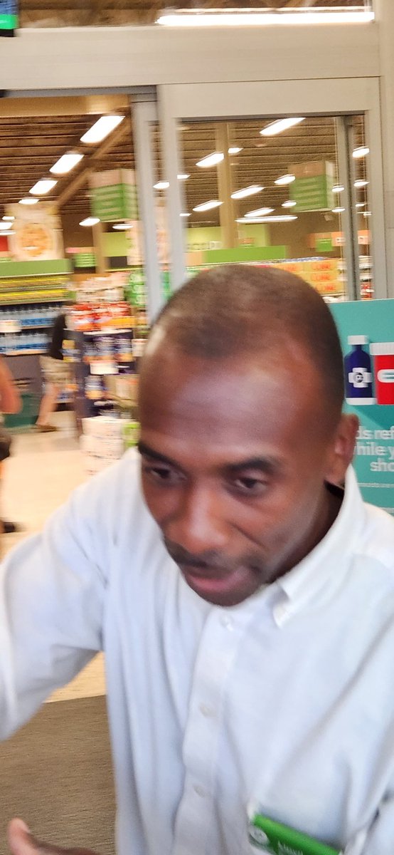 MACarterJr's tweet image. When your manager on duty threatens assualt you know your customer service is trash. @Publix #whereisashoppingisanightmare