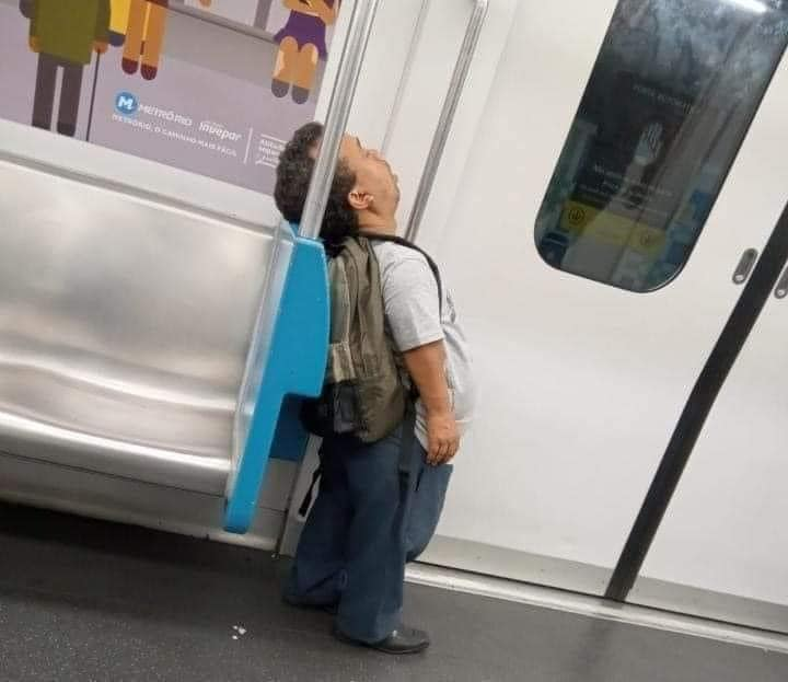 Se quedo MEDIO dormido