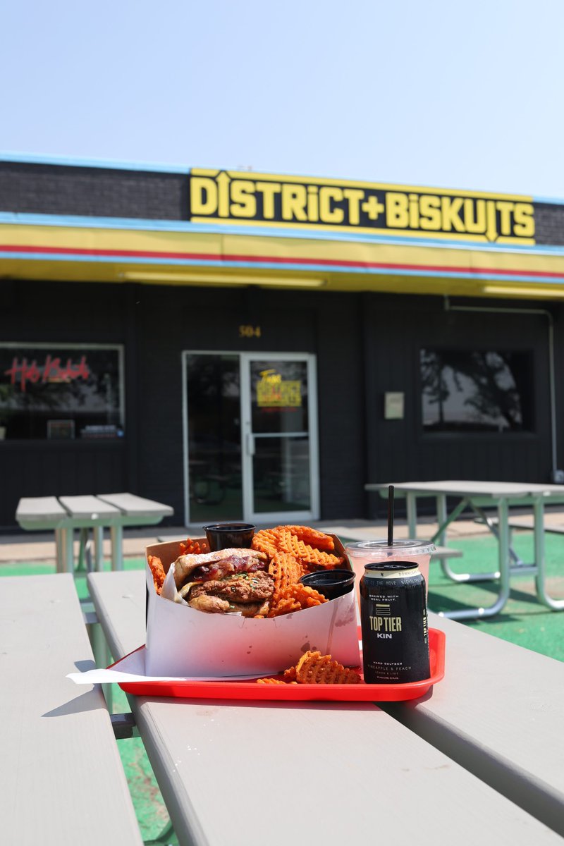 DistrictBiskuit's tweet photo. A collaboration “For the Folks”

Stay tuned ! June 25th 

@kinseltzer | @updownightlife 
#districtbiskuit #updownnightlife
#cityofnkc https://t.co/ecdWsPCSIz