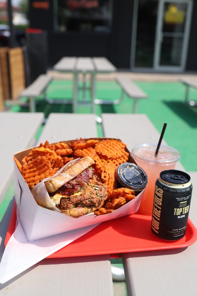 DistrictBiskuit's tweet photo. A collaboration “For the Folks”

Stay tuned ! June 25th 

@kinseltzer | @updownightlife 
#districtbiskuit #updownnightlife
#cityofnkc https://t.co/ecdWsPCSIz