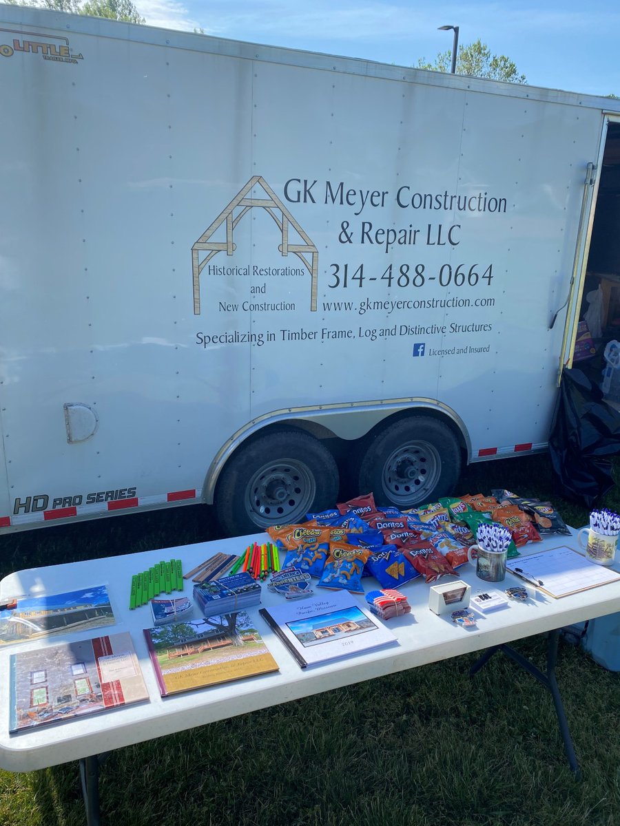 MidAmCarpenters's tweet image. Last month, GK Meyer Construction and #Local1839 teamed up to host a recruiting day at Four Rivers Career Center in Washington, MO. Gary Meyer provided a demonstration in log cutting for log cabin building. It was a pleasure to spend a day with these students!

#WeBuildCareers