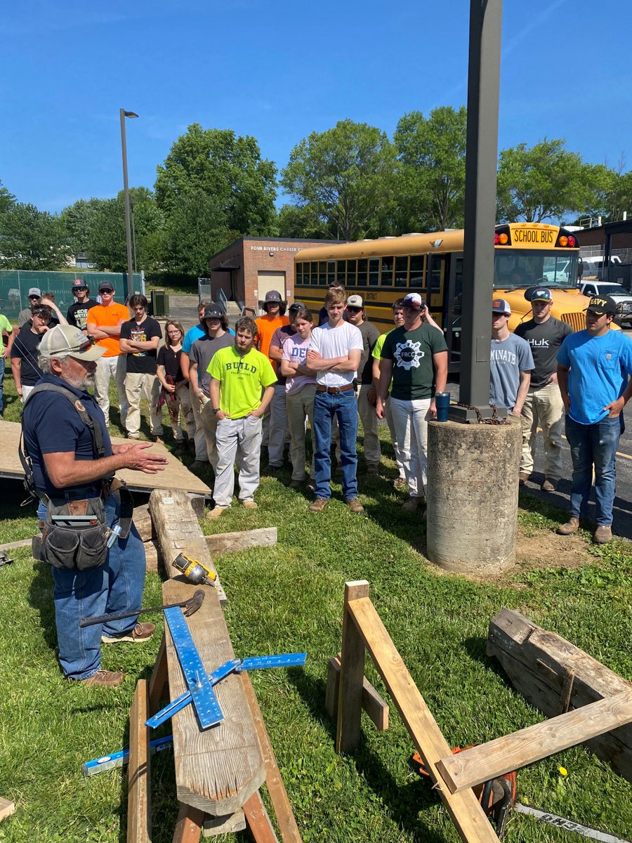 MidAmCarpenters's tweet image. Last month, GK Meyer Construction and #Local1839 teamed up to host a recruiting day at Four Rivers Career Center in Washington, MO. Gary Meyer provided a demonstration in log cutting for log cabin building. It was a pleasure to spend a day with these students!

#WeBuildCareers