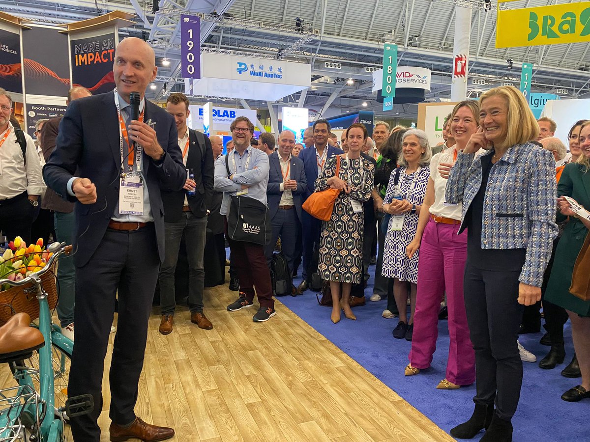 The Minister of Economic Affairs and Climate Policy, @MinisterEZK & Minister of Health, Welfare & Sport, @ministerVWS attended the Dutch Pavilion @BIOConvention for the #hospitality #reception hosted by @HollandBIO & @HealthHolland 🇳🇱🇺🇸🍀 #BIO2023
