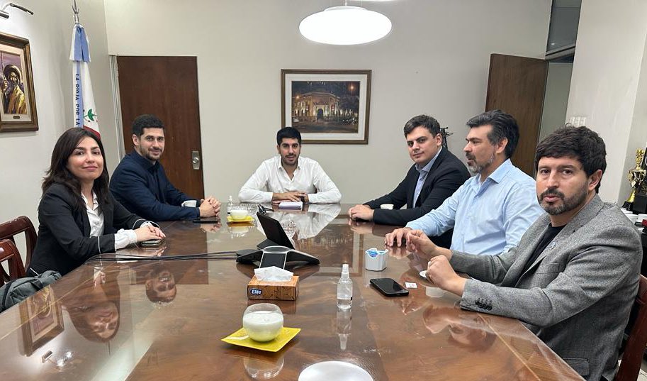 BancoRioja's tweet photo. Financiamiento para las pymes riojanas. 

Recibimos al Director Nacional de Financiamiento Pyme de @produccion_arg Francisco Abramovich para analizar el impacto de los créditos Crear y potenciar su alcance para el desarrollo productivo de la provincia. https://t.co/vFWs858Fer