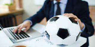 ddj2023_'s tweet photo. Los medios de comunicación digital "futboleros" han transformado la forma en que vivimos y disfrutamos el fútbol. Nos mantienen conectados en todo momento, nos brindan contenido exclusivo y fomentan la interacción entre los aficionados. ¡El futuro del fútbol es digital! https://t.co/jqgkkqCIY3