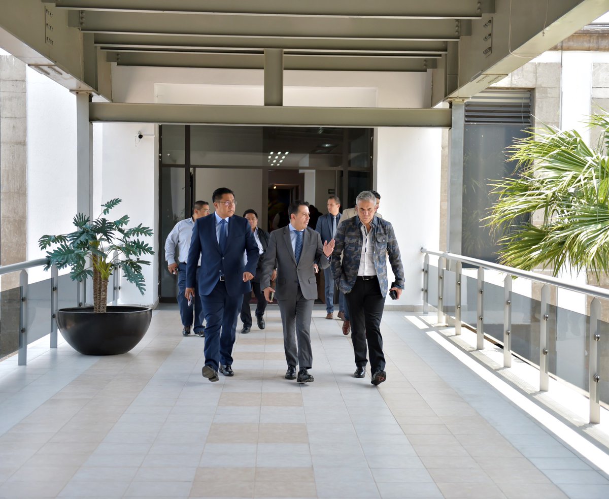 #Encuentro | Hoy sostuve una reunión fructífera con el nuevo fiscal regional de #Ecatepec, Julio César Rodríguez Martínez, el vicefiscal, Martín Marín Colin, y su asesor, Fredy Becerril Terrez, con quienes abordé los desafíos que enfrentamos en materia de seguridad.