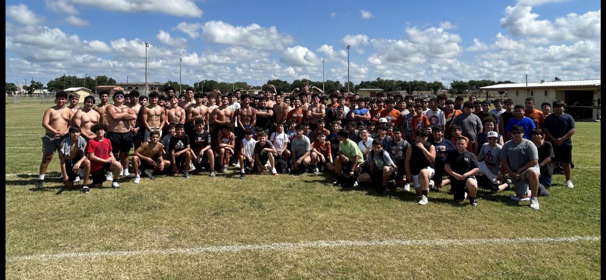 The Success Train is rolling. It’s an easy recipe…Show up, Work, and Repeat!! Let’s go Alice Community, get your kids to us!  #BYG #ProtectTheShield <a href="/petethesportsg1/">Pete Garcia</a> <a href="/coach_gaza/">Coach Hector Gaza(@bloodygangster)</a>