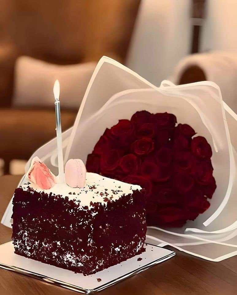 It's my birthday 🎉🎂💐🎈🍰😍😍
#في_عينيك_عنواني