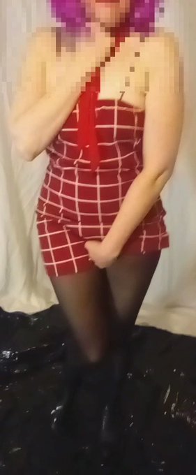 Coucou 🙂 Longue retenue, je chie et je pisse dans mes&nbsp;collants Encore une belle s&eacute;ance de retenue  hier&hellip;