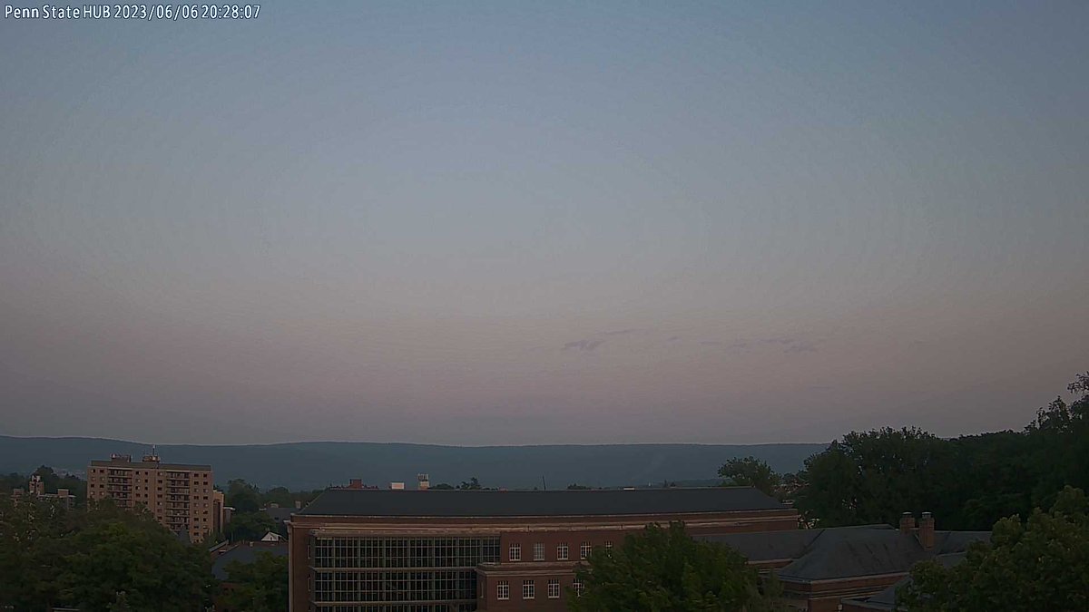 HUBWeatherSTEM's tweet image. Penn State HUB at sunset and it's 70.3 F.