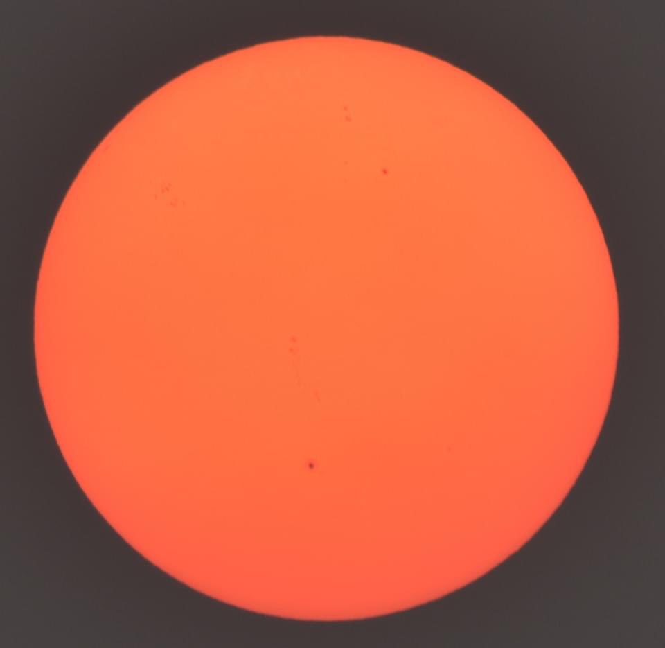 panhorem's tweet image. Canada wildfire smoke is bad in our area but it was a nice opportunity to photograph some sun spots.