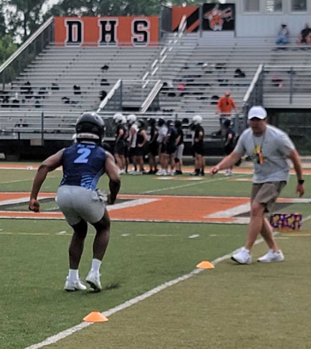 ArJon Thompson (@arjon_2) on Twitter photo Great day today at Dearborn high school at the <a href="/NMU_Football/">NMU Football</a> football.
<a href="/nicoa13/">Coach Nico Acosta</a> <a href="/CoachFantuzzi/">Jeff Fantuzzi</a> <a href="/MIexposure/">Michigan exposure</a> <a href="/TheD_Zone/">The D Zone</a> <a href="/247Sports/">247Sports</a> Great day today at Dearborn high school at the <a href="/NMU_Football/">NMU Football</a> football.
<a href="/nicoa13/">Coach Nico Acosta</a> <a href="/CoachFantuzzi/">Jeff Fantuzzi</a> <a href="/MIexposure/">Michigan exposure</a> <a href="/TheD_Zone/">The D Zone</a> <a href="/247Sports/">247Sports</a>
