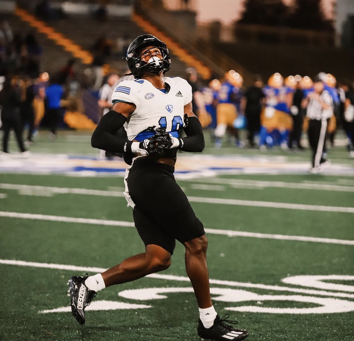 avery_milligan's tweet photo. AGTG!!!
After a great camp at @UHCougarFB i am blessed to say i have received my first D1 offer from @EIU_Panthers !!!!
@ReeseFlemingJr !!!! https://t.co/iyLfrczo2r