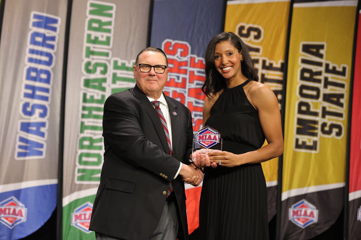 TheMIAA's tweet photo. MIAA Hall of Fame Class of 2023 ⤵️

Brittney Miller Pitts – Emporia State Volleyball &amp; Basketball

Cassondra Boston Richards – Emporia State Basketball https://t.co/yrTY3xIPrK