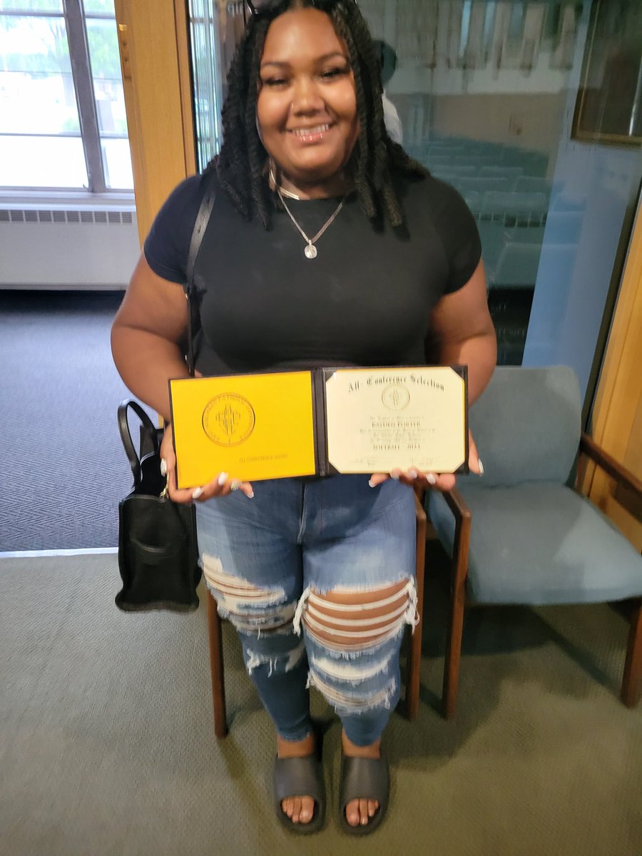KaydenPorter6's tweet image. Super humbled to receive All Conference! That officially concludes my High School Softball career at Marian Catholic!
Spartans Out!
@agoler35 @WIUSoftball @ExtremeNat18USB
#ExtremeElite18U
#WIUSoftballbound
#42forever