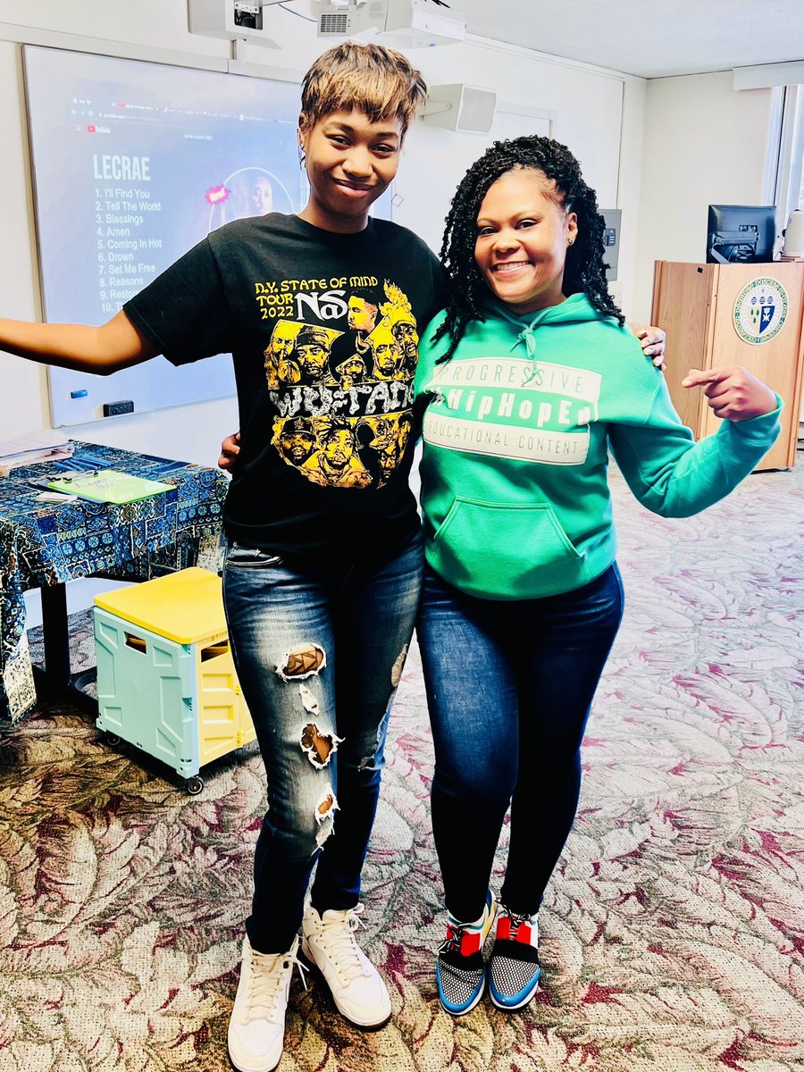 tyrathegooddr's tweet photo. Shout out to my #HipHopEd Fam for embracing my #CEUE Fam #GOODScholars https://t.co/5bFT273Dvp